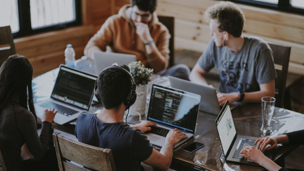 The Advantages of Outsourcing Customer Service